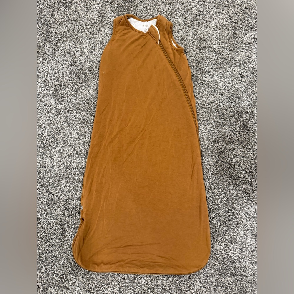 Kyle baby 1.0 tog medium sleep sack, camel color